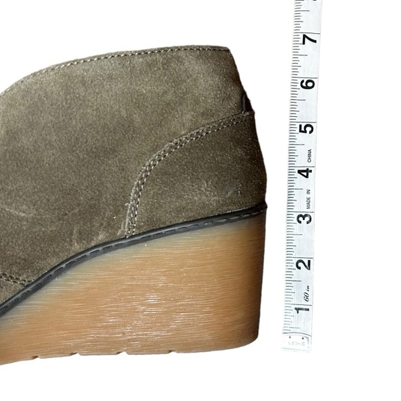 Clarks Hazen Charm Wedge Ankle Booties Womens Size 7.5M Suede Leather - Picture 9 of 9